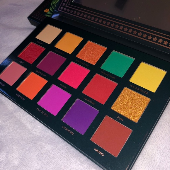 Ace Beaute Nostalgia Eyeshadow Palette - Picture 10 of 12